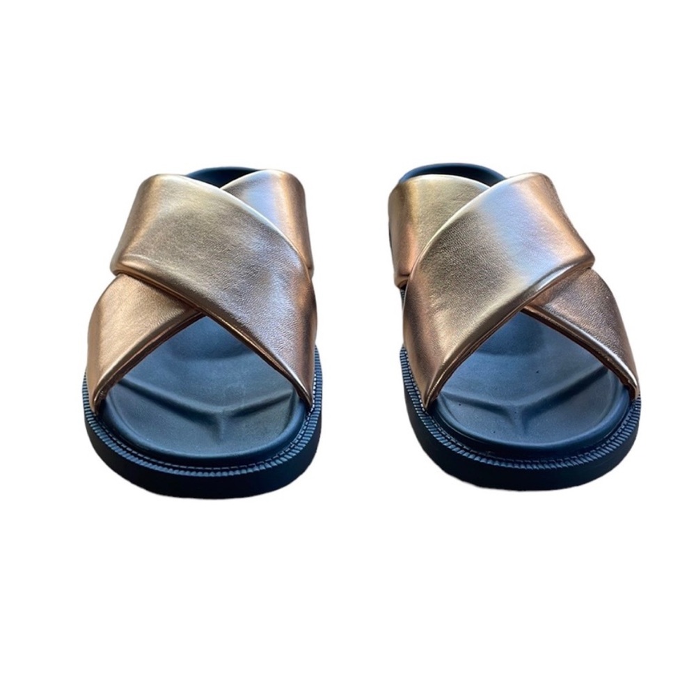 NWT London Rebel Women’s Metallic Rose Gold Crisscross Strap Slide Sandals - Picture 3 of 6